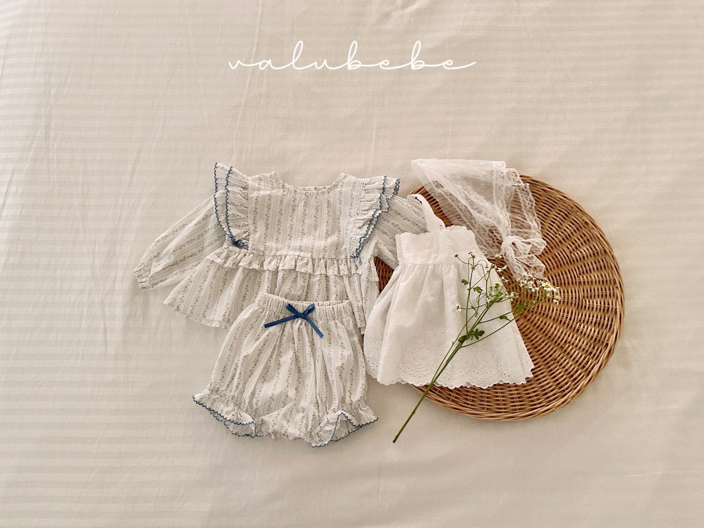 valubebe berry frill bloomers (6-18m)