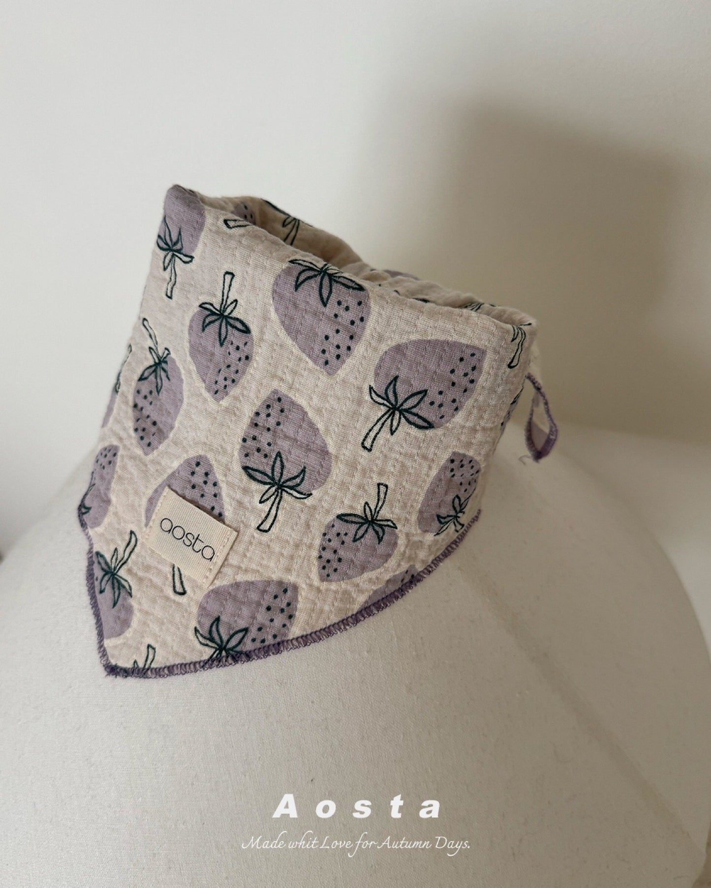 Aosta strawberry scarf