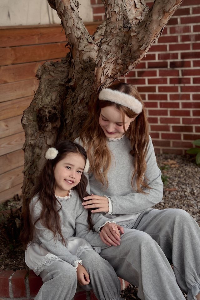 momoann lily polar t (kids & adult )