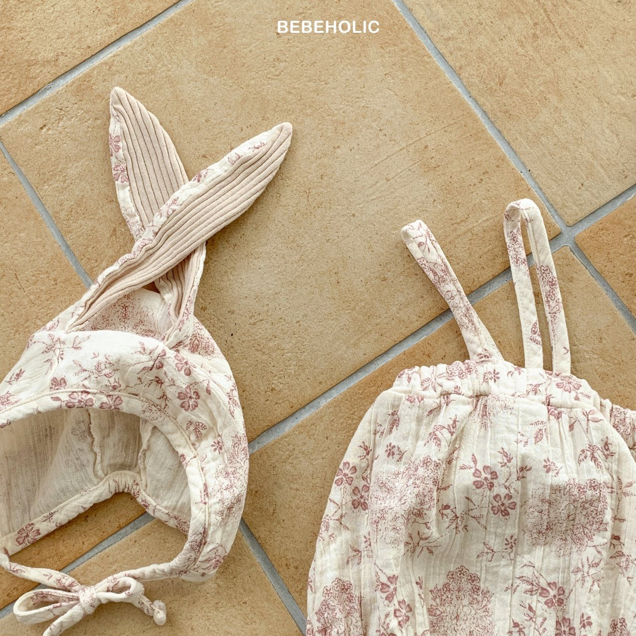 bebeholic rabbit bonnet set (Bebe 3-18m)