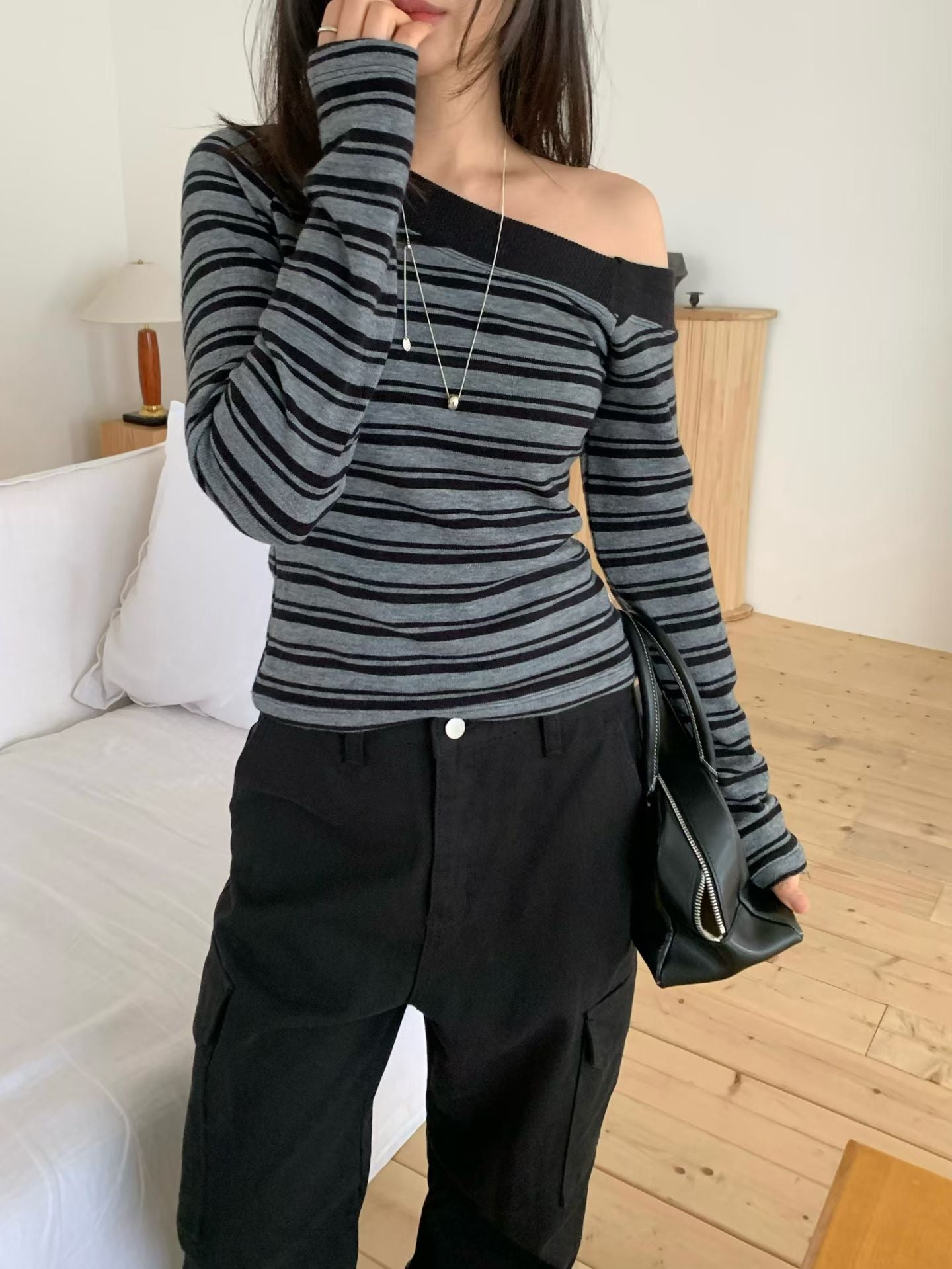 簡約斜肩條紋top *共2色