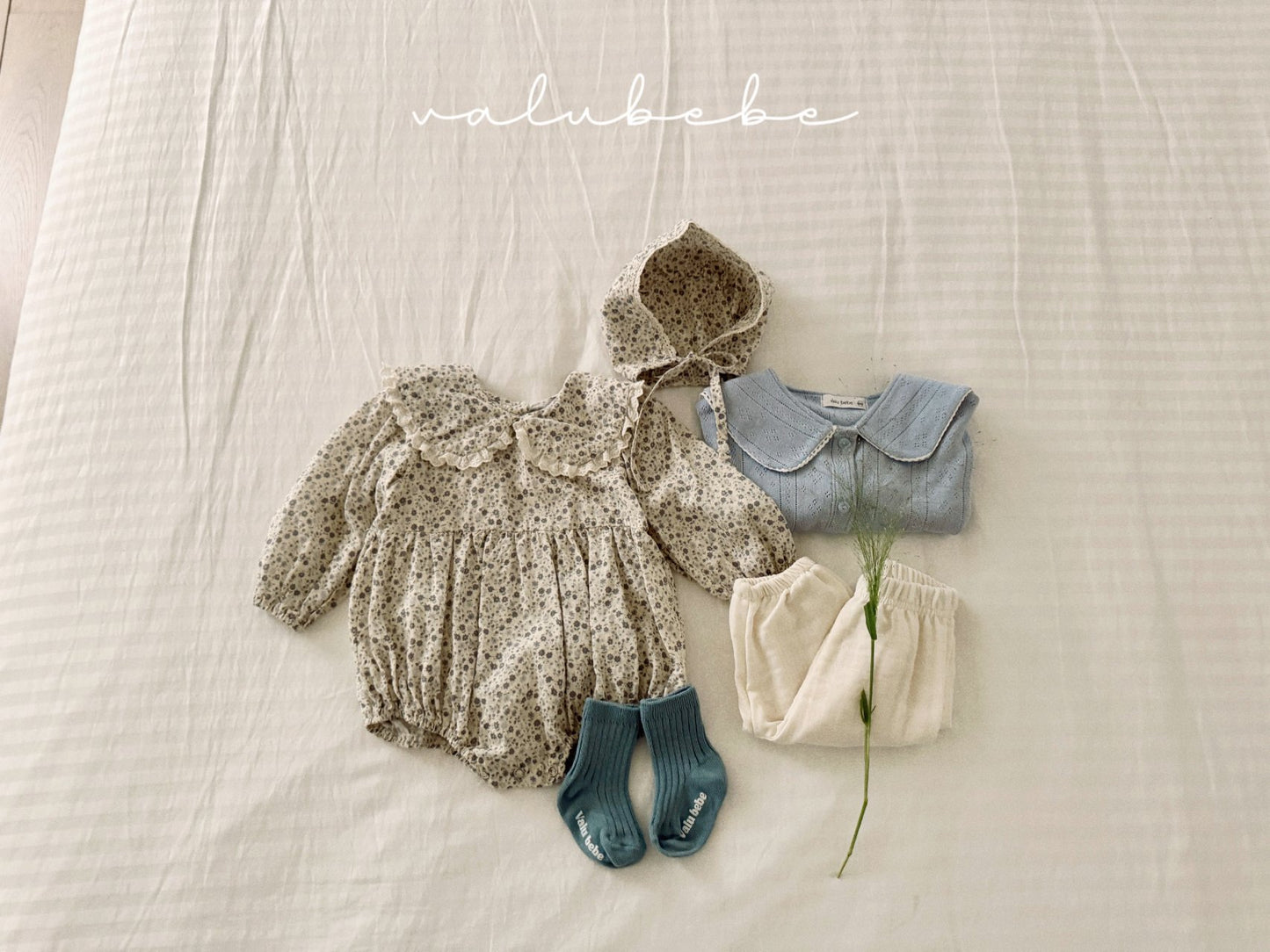 valubebe grand flower frill bonnet (Bebe)